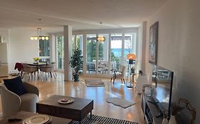 LIBORIA I Villa mit Seeblick 10min vom See